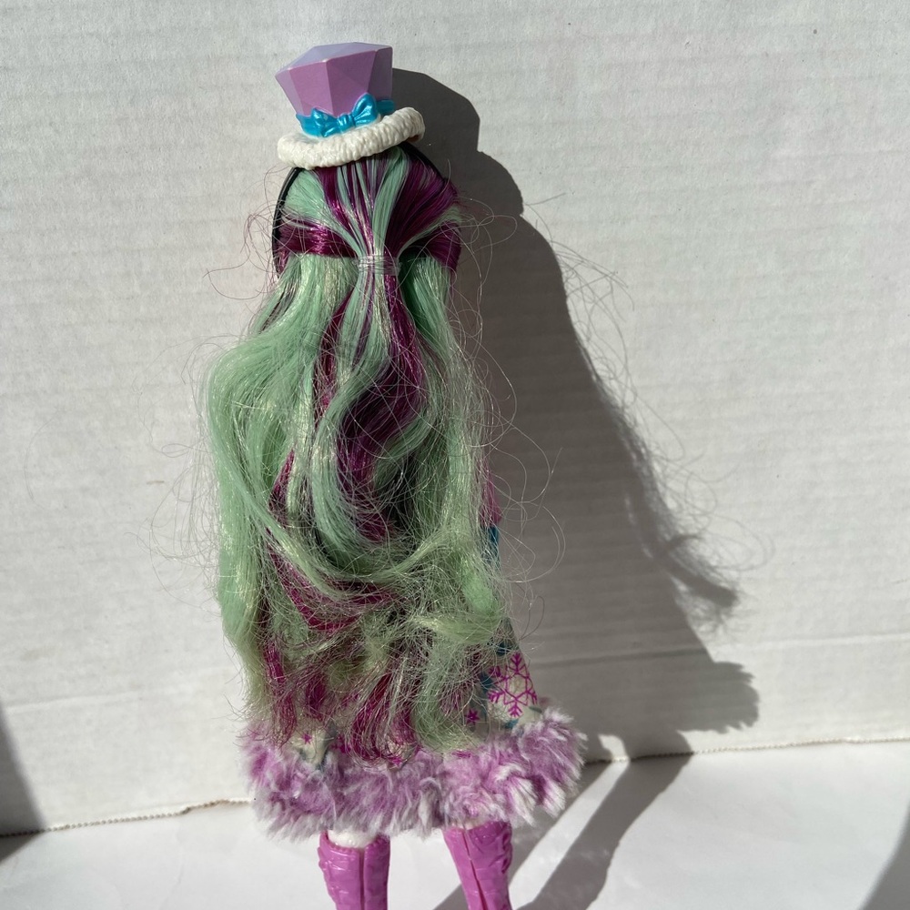 Ever after doll epic winter Madeline hatter with Purple and Pink Outfit - Picture 4 of 4